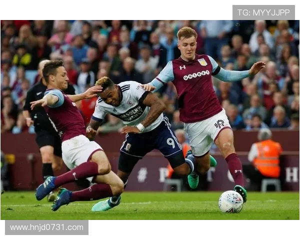 埃兹里·孔萨本赛季防守表现稳健，助力维拉稳居英超上游